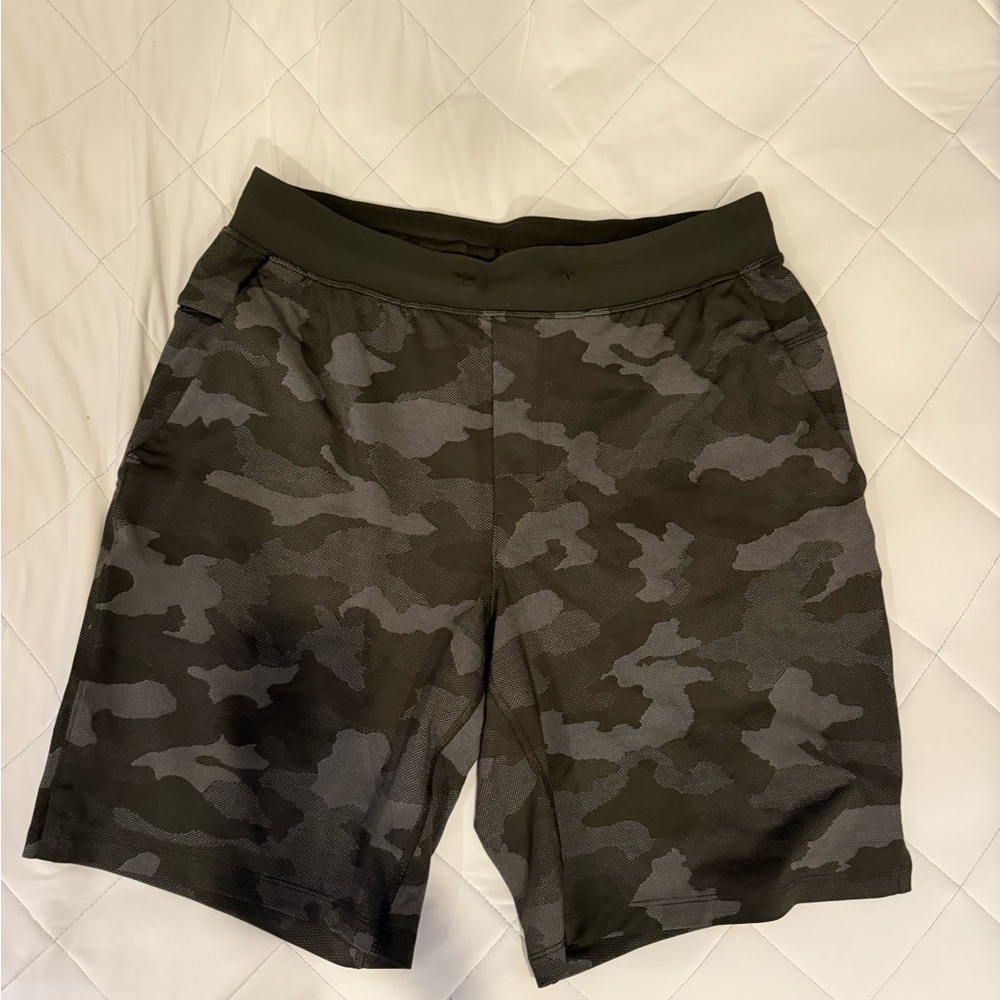 lululemon athletica Men's Black Camouflage Athletic Shorts